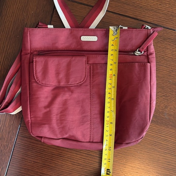 Baggallini Shoulder or Crossbody Bag. 10” x 11.5”. Red, maroon color. - Picture 9 of 10